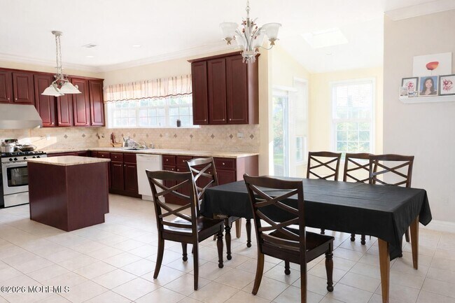 Building Photo - 8 Bennett Ct