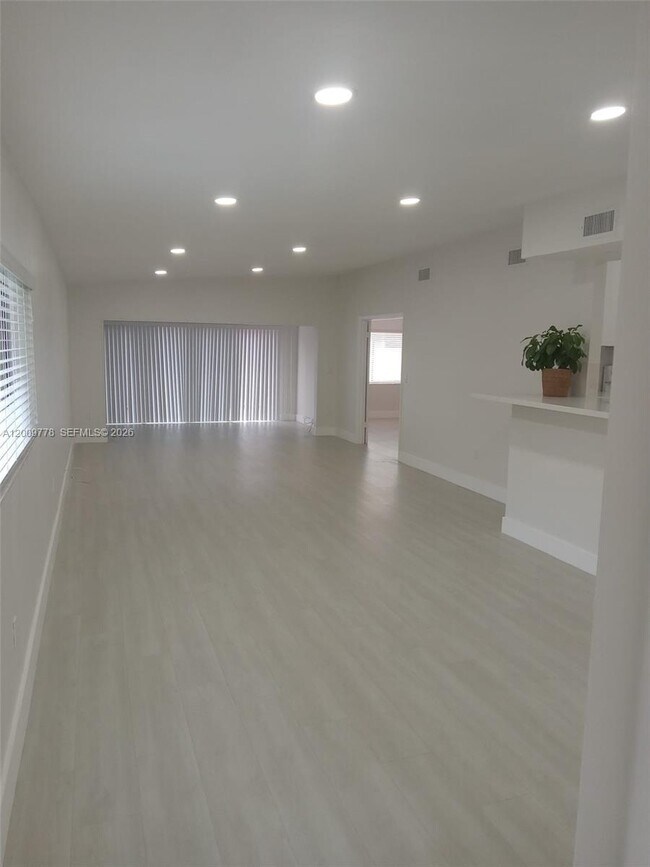 Building Photo - 7440 SW 105th Pl