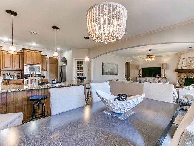 Building Photo - Gorgeous 2 Story Home In Bixby Schools!
