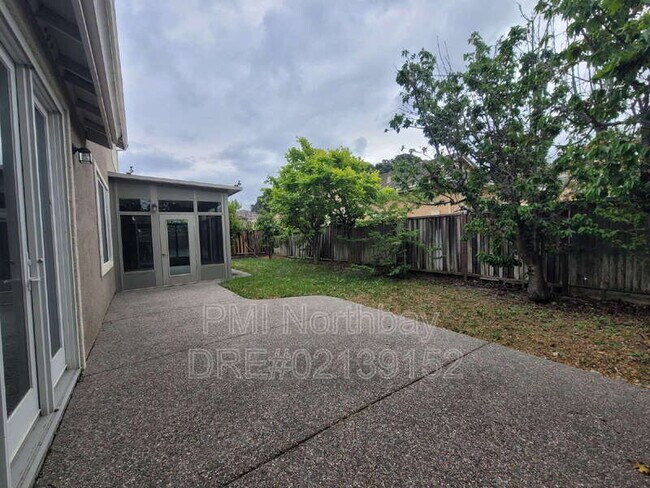 Building Photo - 4051 Sierra Ct