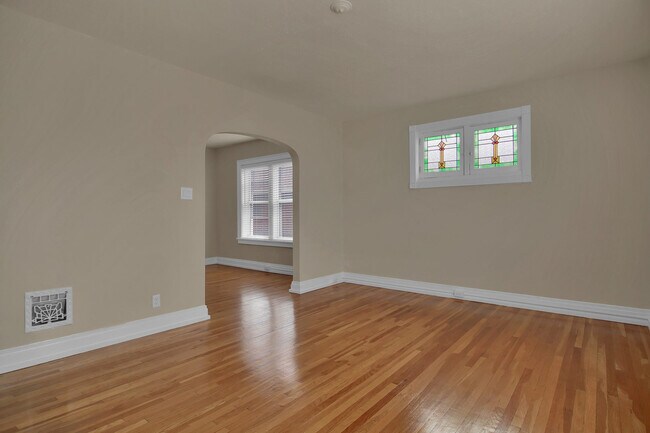 Building Photo - (233) 7729-31 Gissler Ave