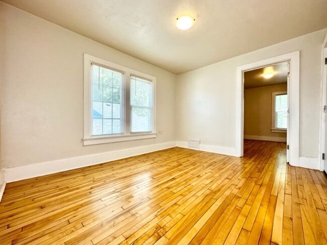 Building Photo - 1281 Elm St