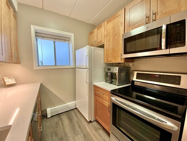 Building Photo - 995 Massachusetts Ave