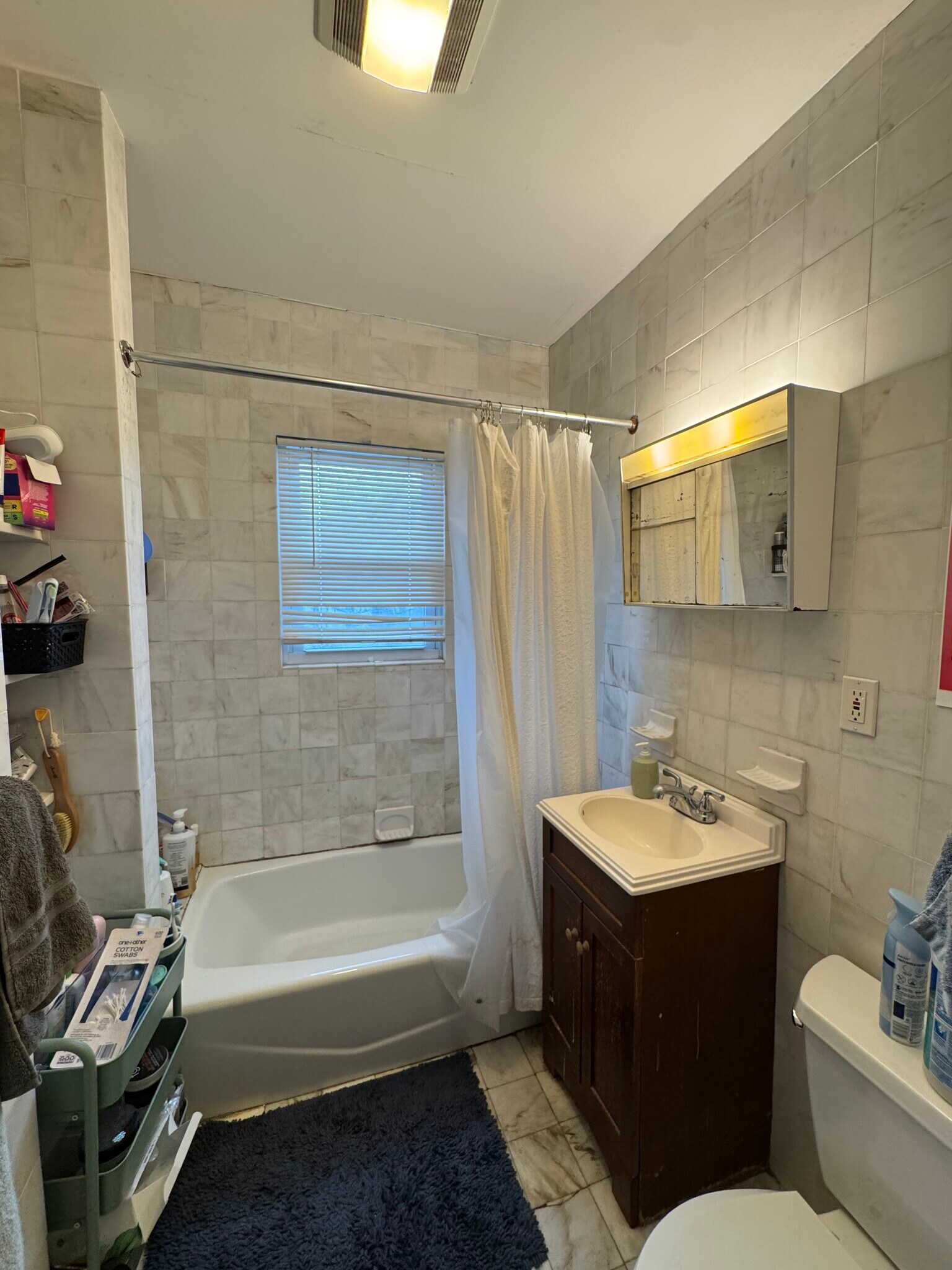 Building Photo - 36 Mason St