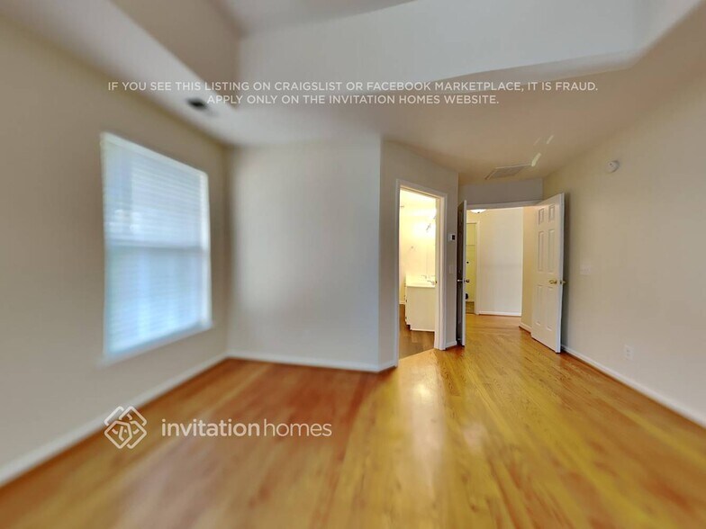 Building Photo - 8737 Londonshire Dr