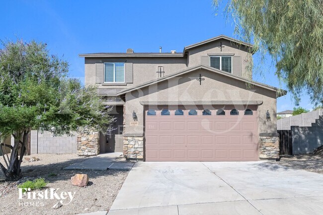 Building Photo - 1320 S Woodbine Ln