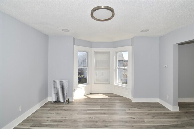 Building Photo - 30 Day St