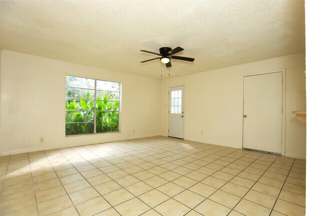 Primary Photo - 1131 Gifford Rd