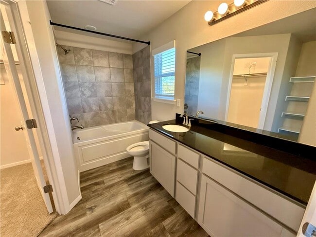 Building Photo - 530 Woodcreek Lp