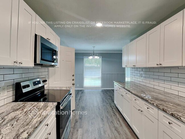 Building Photo - 3820 Norton Dr