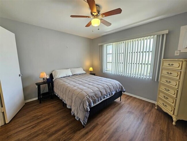 Building Photo - 2028 Canal Dr