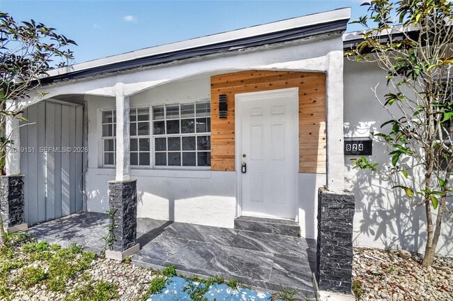 Building Photo - 824 Bayberry Dr