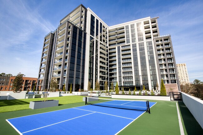 Building Photo - 2425 Peachtree Rd