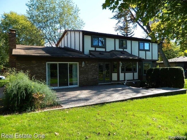 Building Photo - 6927 Northpoint Dr