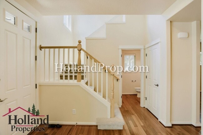 Building Photo - Excellent Condition Hillsboro Home In Great Location!