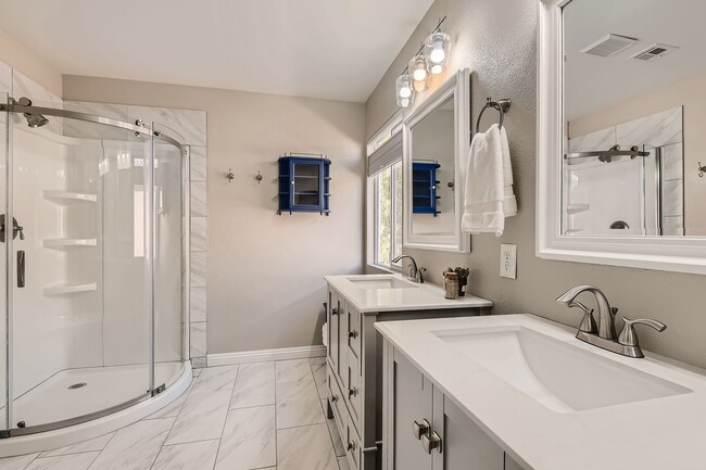 Building Photo - Beautiful 3 bedroom Home Located in the Vi...