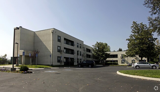 Primary Photo - Century Arrowhead Vista