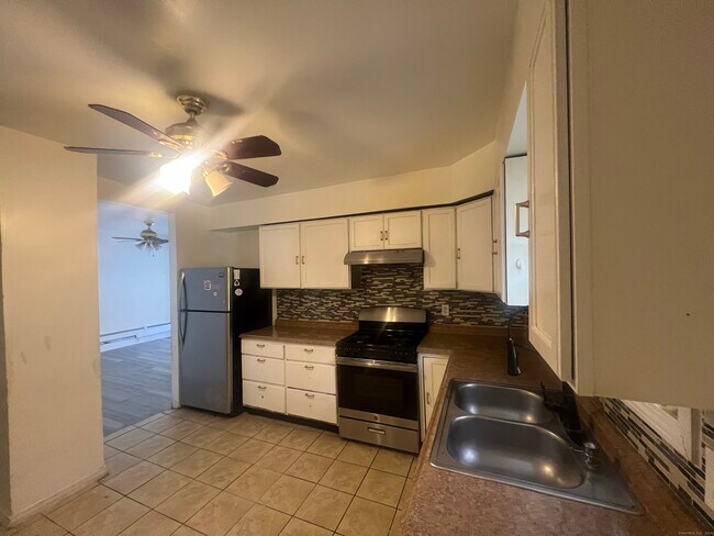 Building Photo - 381 Shelton Ave