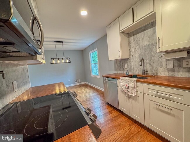 Building Photo - 2396 Mizzen Pl