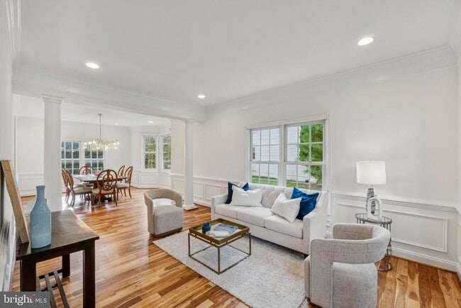 Building Photo - 4 Yellow Plum Ct