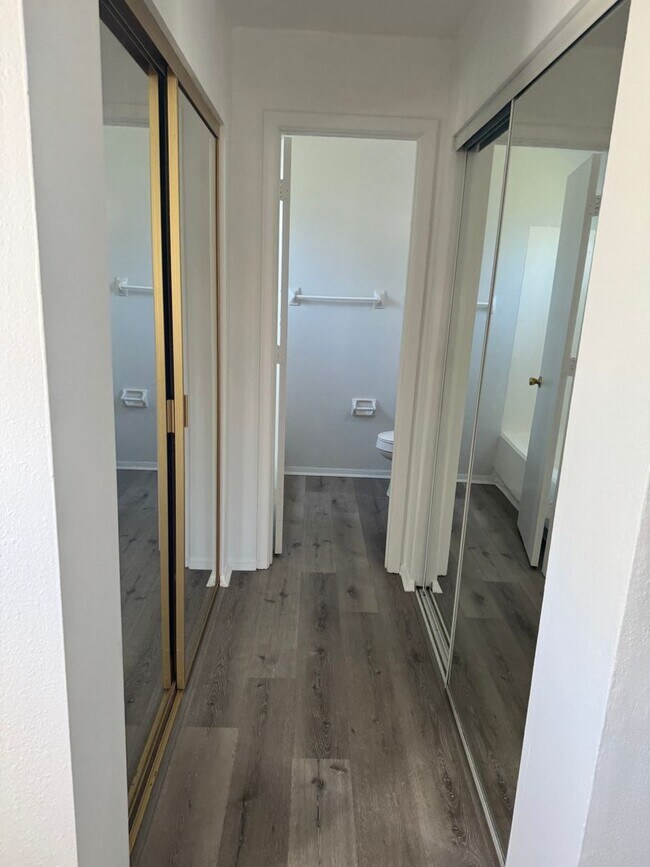 Building Photo - Stylish 2BR Cocoa Rental with Open Layout & Easy Commute