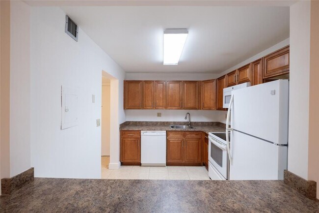 Building Photo - 9233 SW 8th St