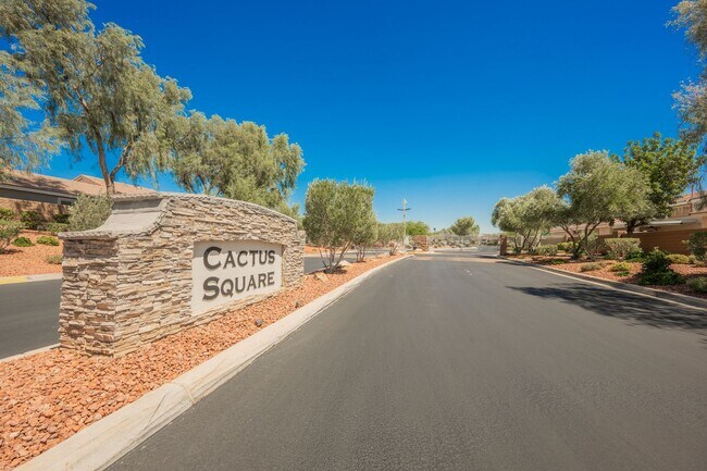 Building Photo - Beautiful 3 Bedroom Home In the Southwest
