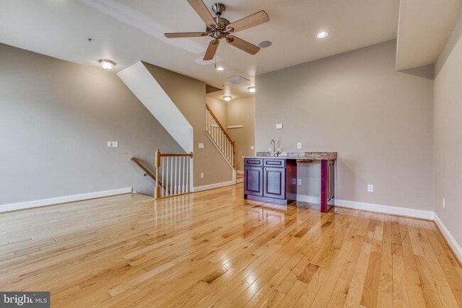 Building Photo - 1320 Race St