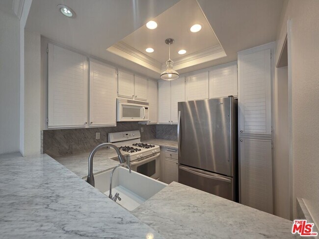 Building Photo - 8505 Gulana Ave