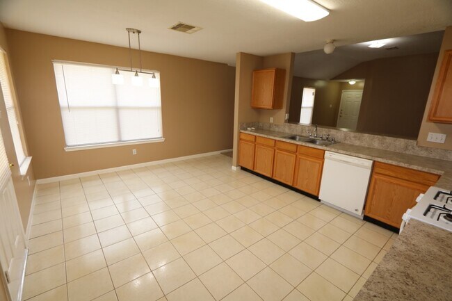 Building Photo - 5911 S Brenwood Dr