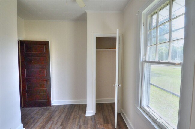 Building Photo - 3511 Forrest Ave