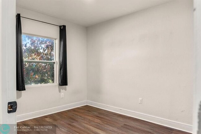 Building Photo - 25 Cypress St