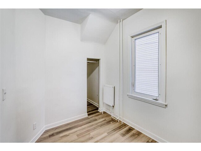 Building Photo - 2630 14th Ave S