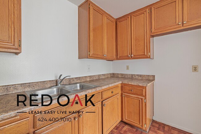 Building Photo - 1341 W 37th Pl
