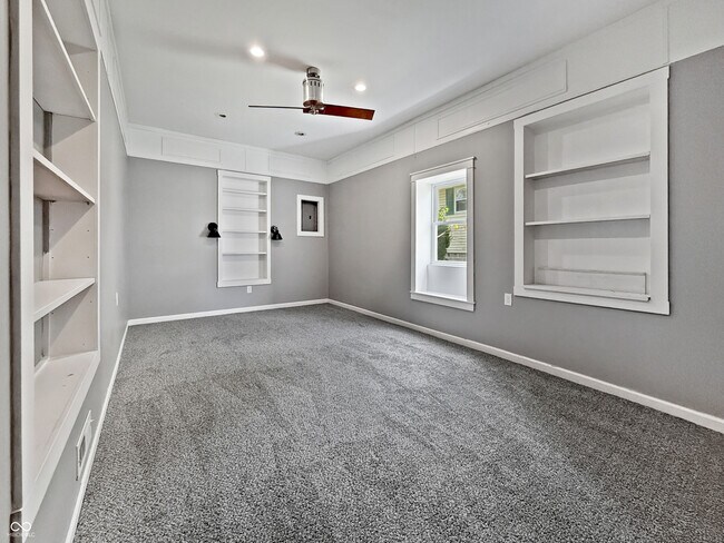 Building Photo - 5325 W Smith Valley Rd