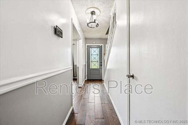 Building Photo - 6310 S 72nd E Pl