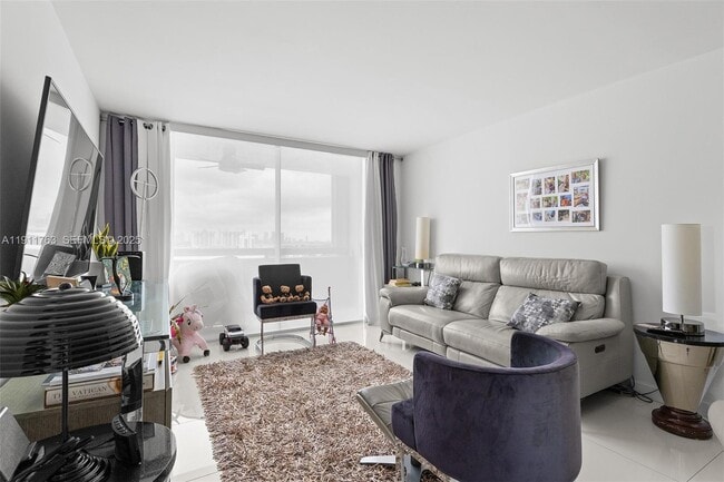 Building Photo - 1775 Washington Ave