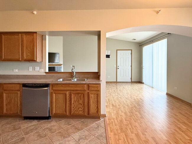 Building Photo - 16600 Liberty Cir