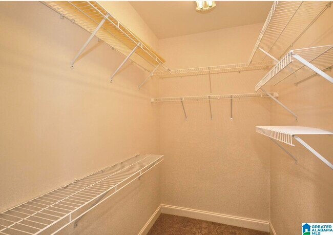 Building Photo - 107 Castlehill Dr
