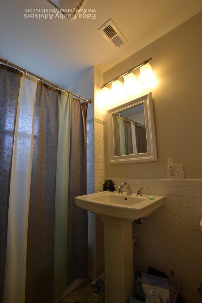 Building Photo - 42 Litchfield St