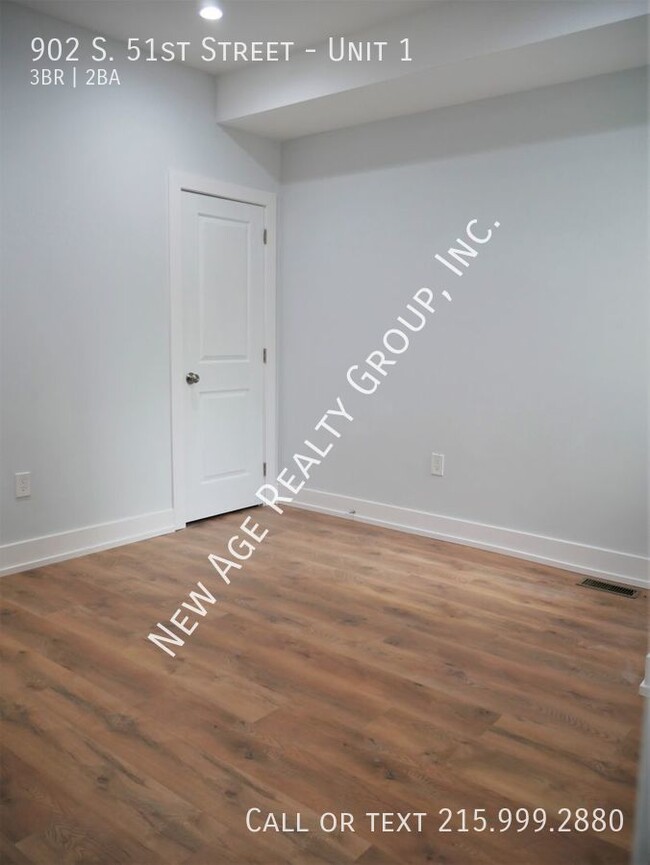 Building Photo - Newly renovated apartment near Cedar Park!