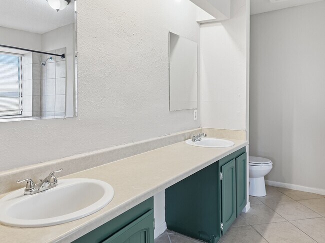 Building Photo - 2330 Cades Cove Dr