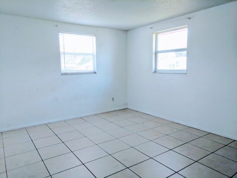 Building Photo - 8283 Pelican Rd