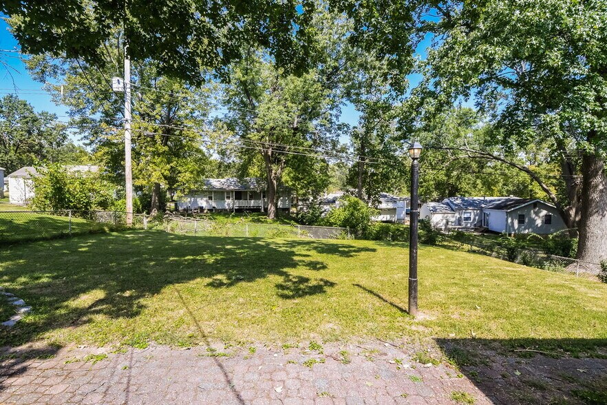 Building Photo - 1413 Corinth Dr