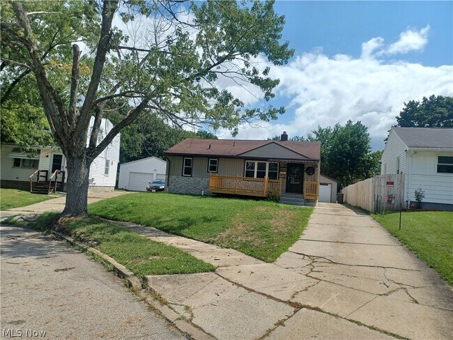 Building Photo - 551 Moherman Ave