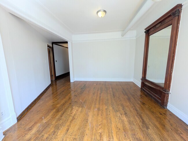 Building Photo - 4943 N Winthrop Ave