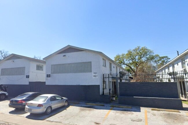 Primary Photo - 2422 Southmore Blvd