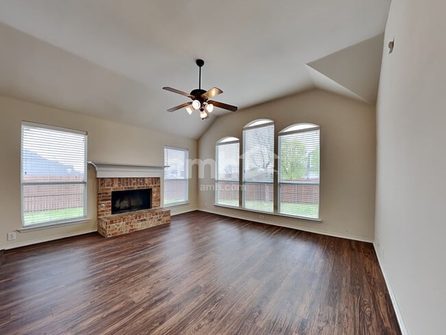 Building Photo - 1356 Napa Dr