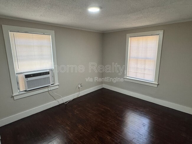 Building Photo - 1100 Chapel St