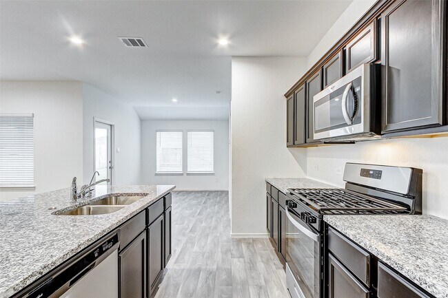 Building Photo - 14220 Dream Rd